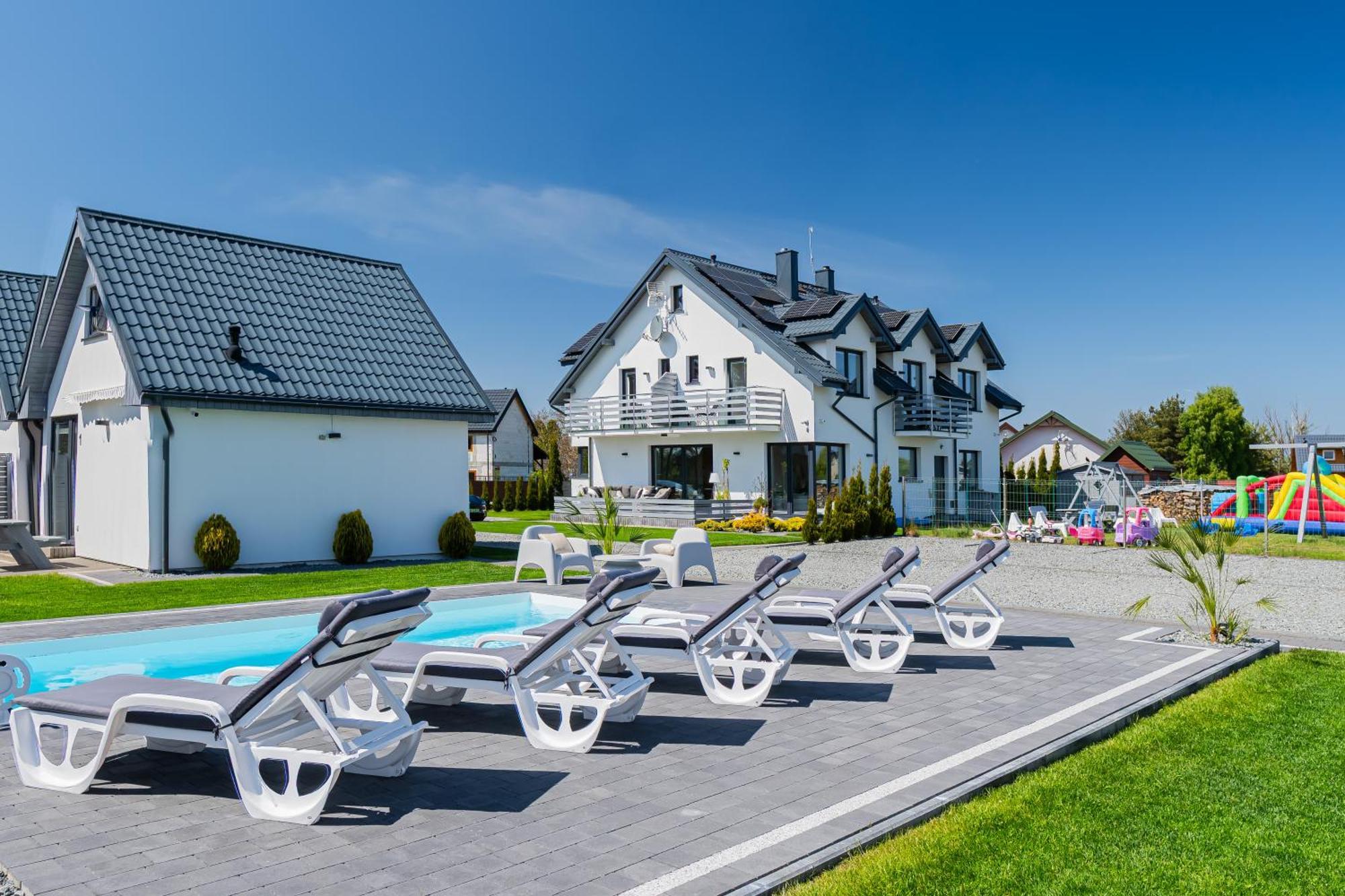 Cichy - Podgrzewany Basen, Plac Zabaw, Parking - Cicha I Spokojna Lokalizacja Apartment *